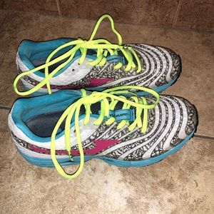 MIZUNO WAVE SAYONARA 2 RUNNING SNEAKERS SIZE 7